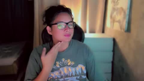 Snapshot of queenarthalia chatting on 12, 10, 2025 ARTHA online show from 12, 10, 2025