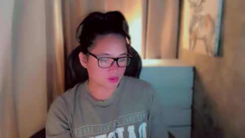 Snapshot of queenarthalia chatting on 24, 10, 2025 ARTHA online show from 24, 10, 2025