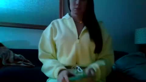 Snapshot of queenbee6269 chatting on 12, 12, 2024 queenbee6269 online show from 12, 12, 2024