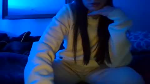 Snapshot of queenbee6269 chatting on 18, 12, 2024 queenbee6269 online show from 18, 12, 2024