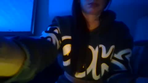 Snapshot of queenbee6269 chatting on 5, 2, 2025 queenbee6269 online show from 5, 2, 2025