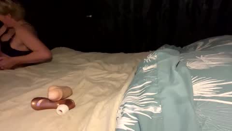 Snapshot of queenbeeangel chatting on 31, 1, 2026 Angel online show from 31, 1, 2026