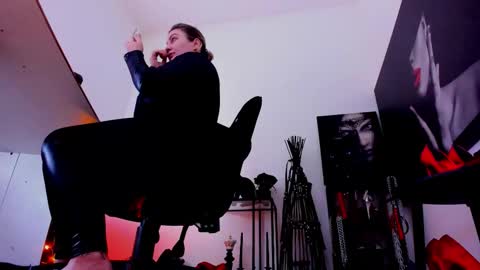 Snapshot of queencatsnow chatting on 15, 1, 2026 Misscatsnow online show from 15, 1, 2026