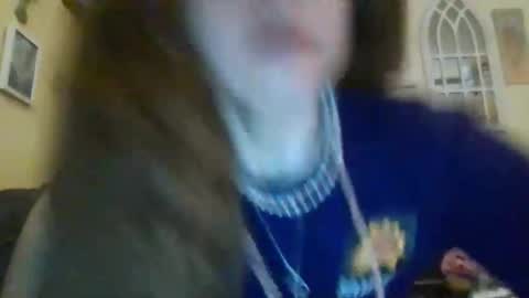queencrimsonlvx online show from 7, 5, 2026
