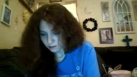 queencrimsonlvx online show from 25, 7, 2026