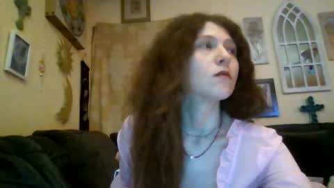 queencrimsonlvx online show from 29, 7, 2026