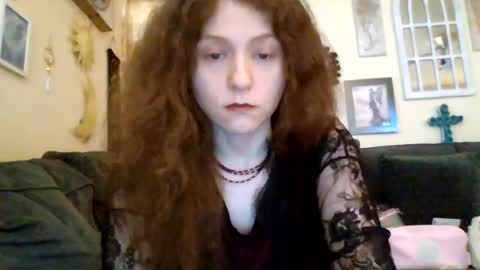 queencrimsonlvx online show from 30, 7, 2026