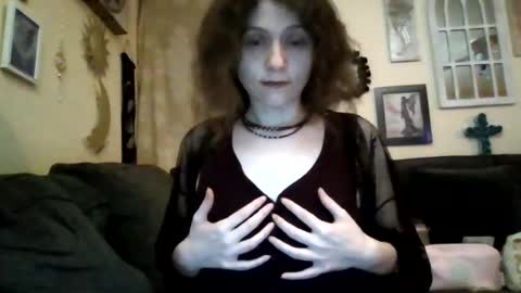 queencrimsonlvx online show from 30, 7, 2026