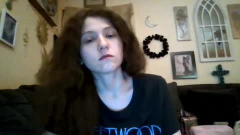 queencrimsonlvx online show from 31, 7, 2026