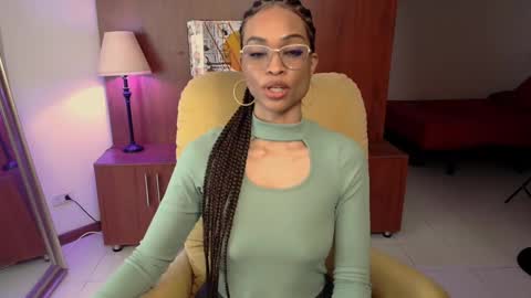 Snapshot of queendom_ing chatting on 4, 2, 2025 Sweet Goddess online show from 4, 2, 2025