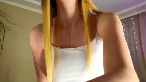 Nelly  INSTA  queenelia  online show from 25, 9, 2025