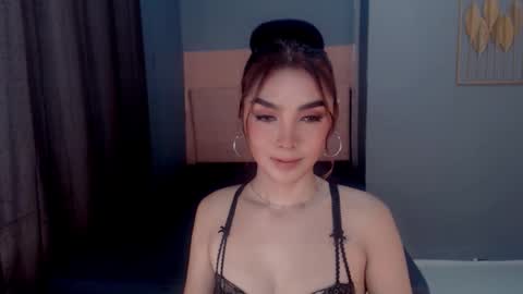 queenemeraldts online show from 19, 12, 2025