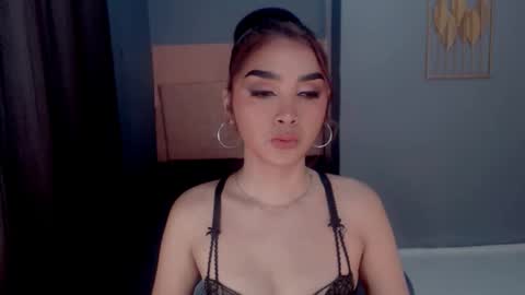 queenemeraldts online show from 22, 12, 2025