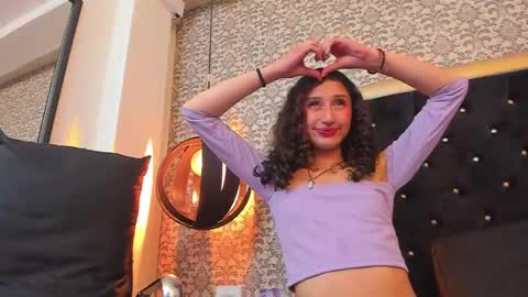 Snapshot of queenjenn__ chatting on 5, 12, 2024 QUEENJEENN online show from 5, 12, 2024