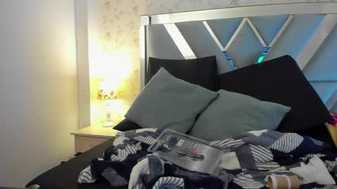 Snapshot of queenjenn__ chatting on 7, 12, 2024 QUEENJEENN online show from 7, 12, 2024