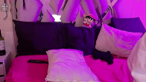 Snapshot of queenjenn__ chatting on 17, 1, 2026 QUEENJEENN online show from 17, 1, 2026