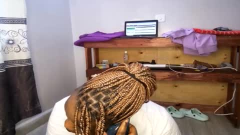 Nina online show from 1, 10, 2025