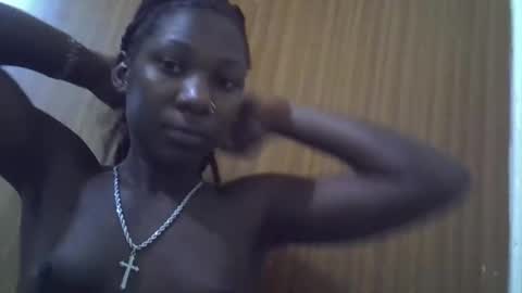 Snapshot of queenluiza199400 chatting on 13, 4, 2026 queenluiza199400 online show from 13, 4, 2026