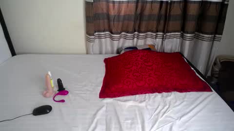 Snapshot of queenmaila chatting on 12, 11, 2025 Maila online show from 12, 11, 2025