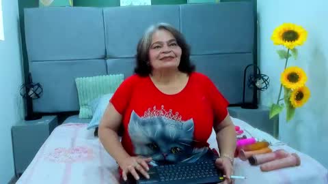 Snapshot of queenmature chatting on 9, 9, 2025 VickyBoobss online show from 9, 9, 2025