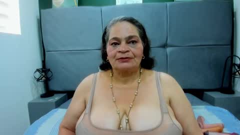 Snapshot of queenmature chatting on 11, 9, 2025 VickyBoobss online show from 11, 9, 2025