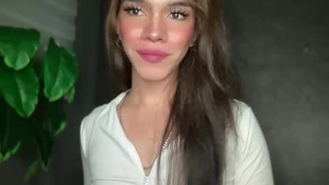 Snapshot of queenn_xxx chatting on 18, 12, 2025 QUEEN online show from 18, 12, 2025