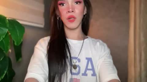 Snapshot of queenn_xxx chatting on 3, 5, 2026 QUEEN online show from 3, 5, 2026