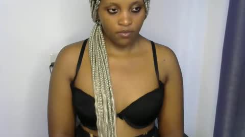 queenof_south online show from 25, 1, 2025