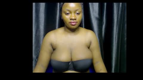 Snapshot of queenofalltest chatting on 17, 10, 2025 Zoey online show from 17, 10, 2025