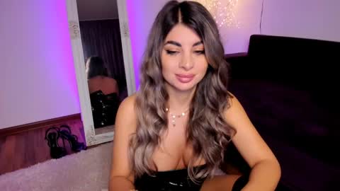 Snapshot of queenofyouredreams chatting on 1, 5, 2026 Queennofyuredreams online show from 1, 5, 2026