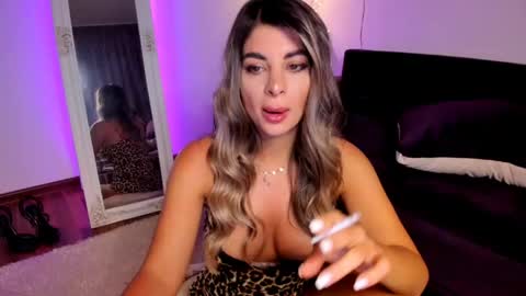 Snapshot of queenofyouredreams chatting on 15, 5, 2026 Queennofyuredreams online show from 15, 5, 2026