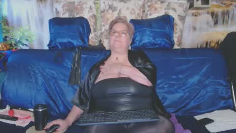 Snapshot of queenpammy chatting on 24, 10, 2025 QueenPammy online show from 24, 10, 2025