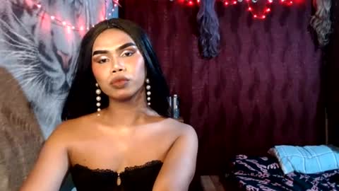 queenpinayebony_xx online show from 30, 6, 2026