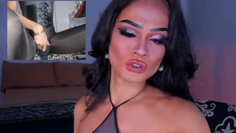 Snapshot of queenvalentinats chatting on 24, 10, 2025 ValentinaMoone online show from 24, 10, 2025