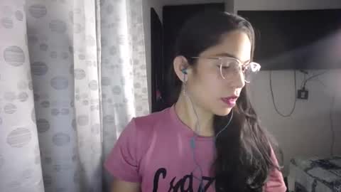 Snapshot of queenvictoria2023 chatting on 7, 1, 2025 Paola online show from 7, 1, 2025