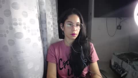 Snapshot of queenvictoria2023 chatting on 7, 1, 2025 Paola online show from 7, 1, 2025