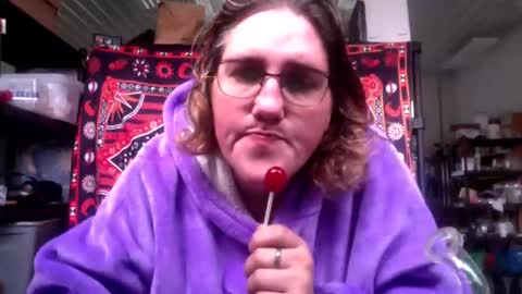 queenvolich online show from 25, 9, 2025