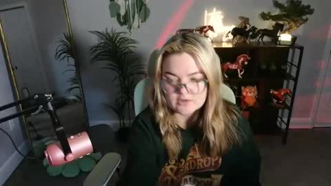 Snapshot of quervoqueen1 chatting on 5, 11, 2025 Bri online show from 5, 11, 2025