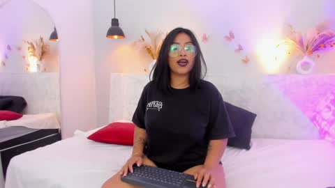 Pamela  online show from 5, 2, 2025
