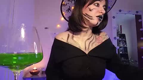 quiet_smile online show from 27, 10, 2025