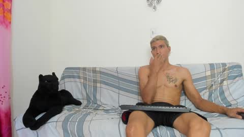 Snapshot of quinnandpuma chatting on 19, 12, 2024 QuinnAndPuma online show from 19, 12, 2024