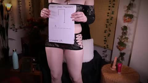 Snapshot of quinnrmonroe chatting on 4, 12, 2024 QuinnMonroe online show from 4, 12, 2024