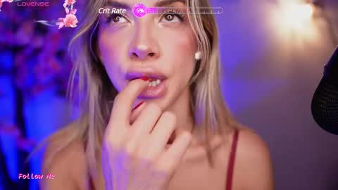 Snapshot of r4veenn chatting on 7, 1, 2025 RACHEL BLAKE online show from 7, 1, 2025