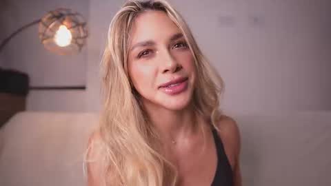 RACHEL BLAKE online show from 25, 10, 2025