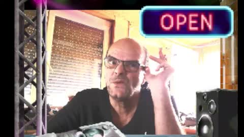 Snapshot of r_2d2_ chatting on 24, 10, 2025 dj mike online show from 24, 10, 2025