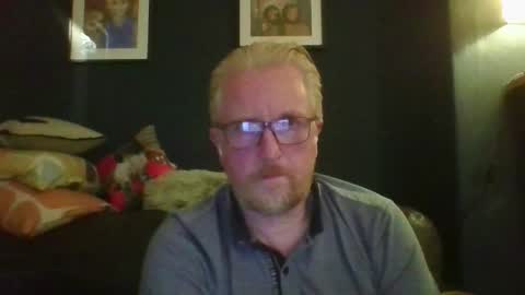 Snapshot of r_o_h_a_n chatting on 1, 10, 2025 r_o_h_a_n online show from 1, 10, 2025