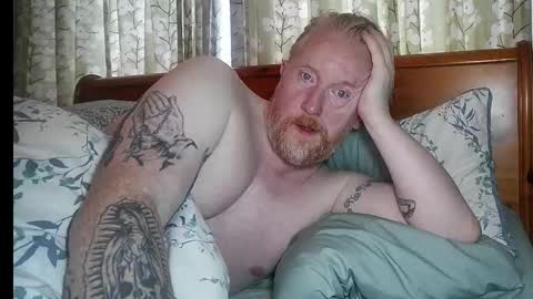 Snapshot of r_o_h_a_n chatting on 11, 10, 2025 r_o_h_a_n online show from 11, 10, 2025