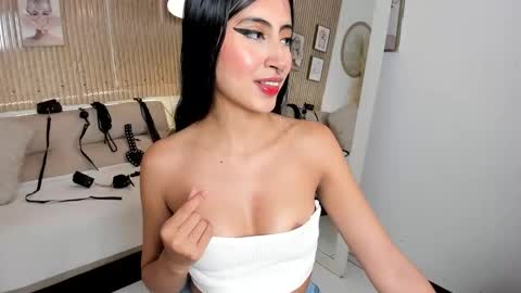 Snapshot of rachel_es chatting on 21, 11, 2025 RACHEL ES online show from 21, 11, 2025