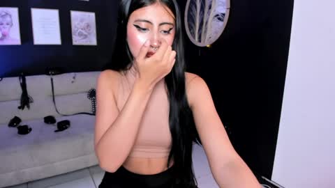 Snapshot of rachel_es chatting on 9, 4, 2026 RACHEL ES online show from 9, 4, 2026