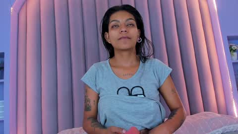 Snapshot of rachel_martinez chatting on 18, 1, 2025 RACHEL online show from 18, 1, 2025